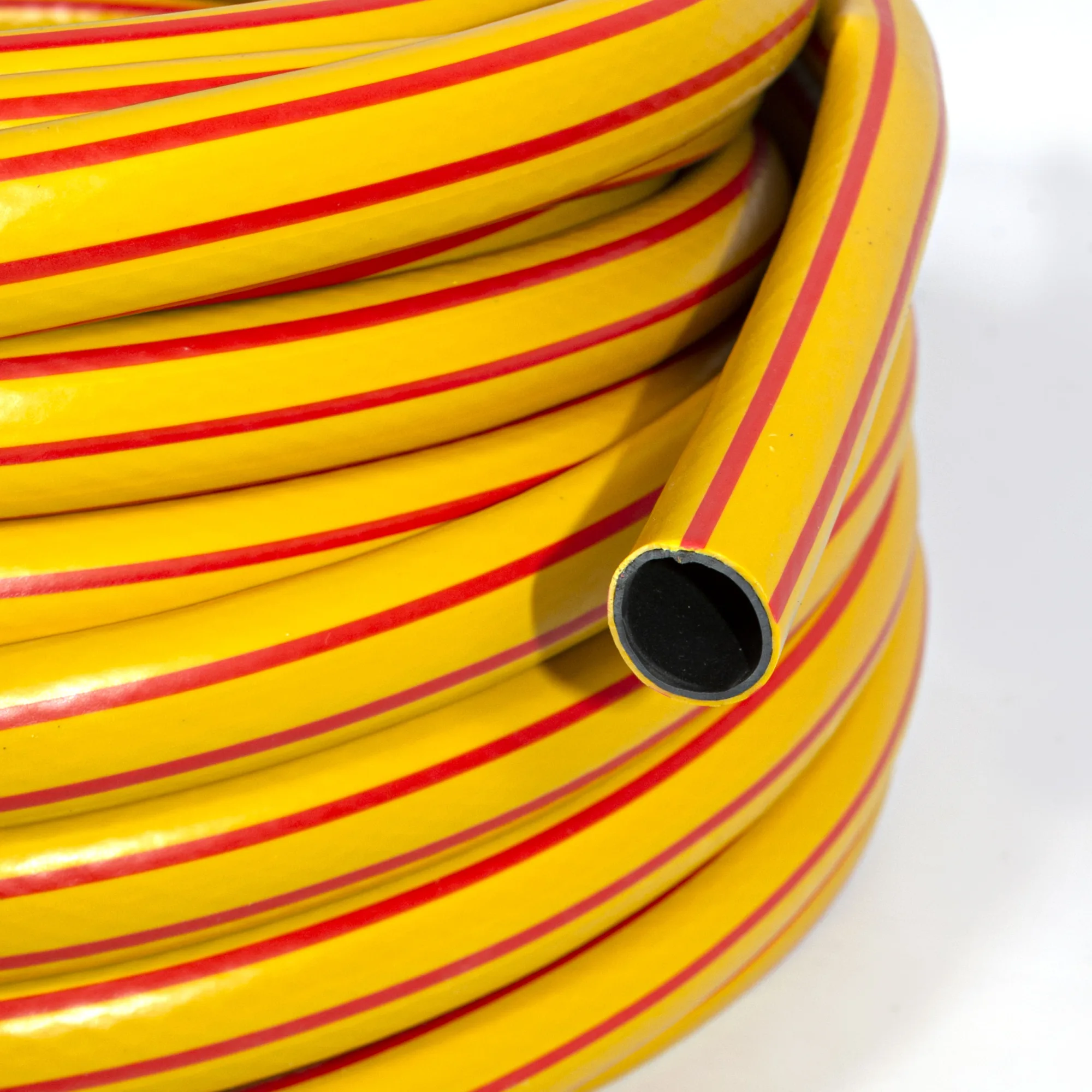 Шланг поливочный "АКВАРЕЛЬ"    ПВХ армированный, желтый, 2,0мм, D 3/4",25м   , (шт.)