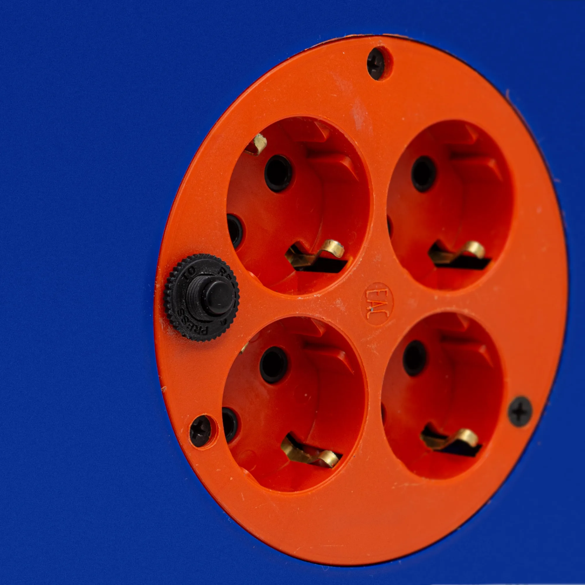 Удлинитель силовой  на катушке 4 розетки, ПВС 2х1,5мм², 16А, 3,5кВт, б/з, 50м, (шт.)